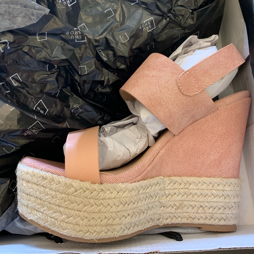 Pink wedges